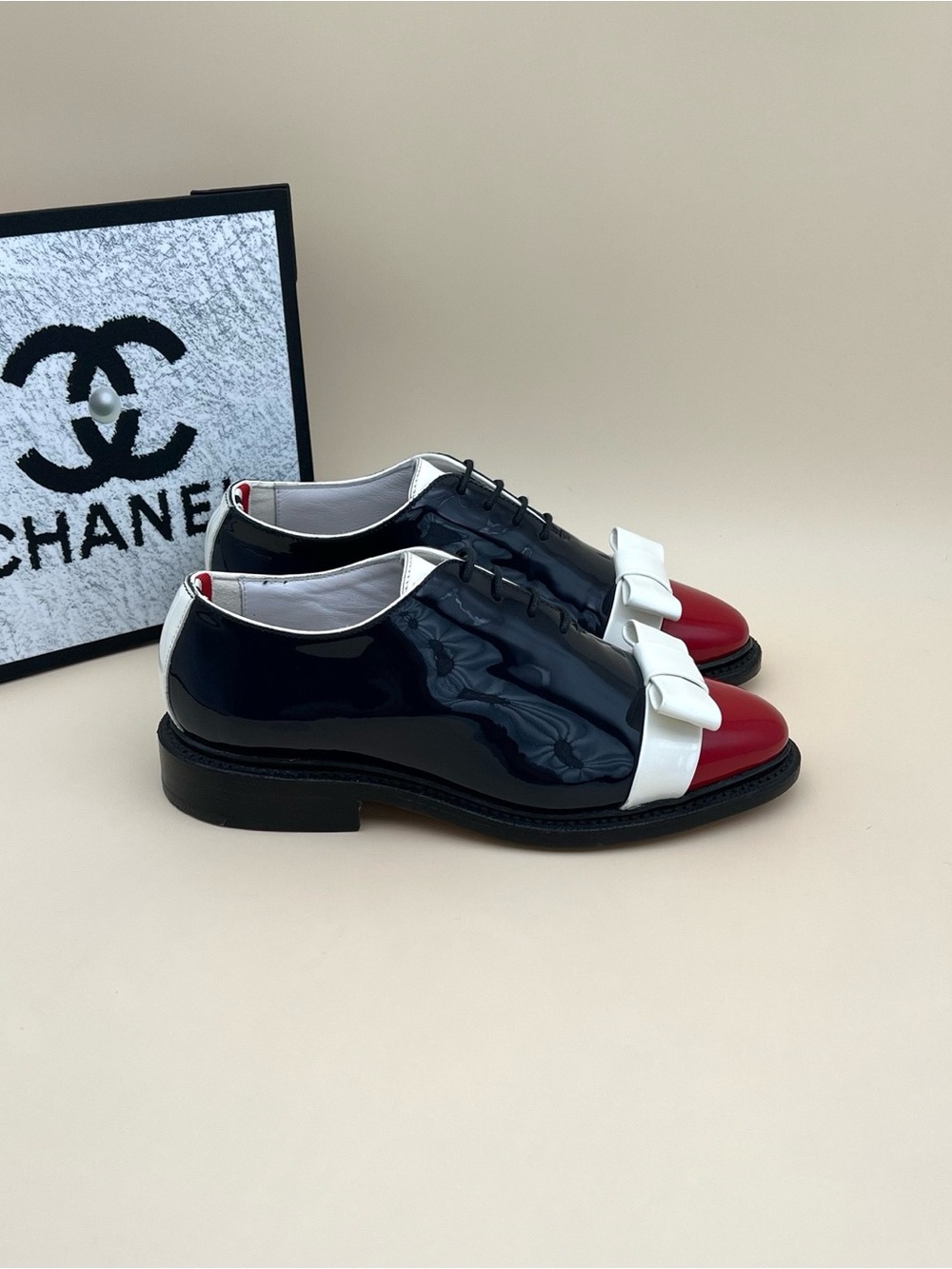 Thom Browne Tricolor Patent Leather Derby — Navy, White & Red - Picture 5 of 6